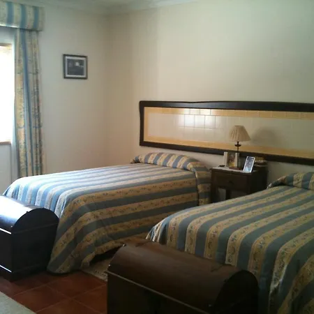 Quinta Do Pinheiral Favoes